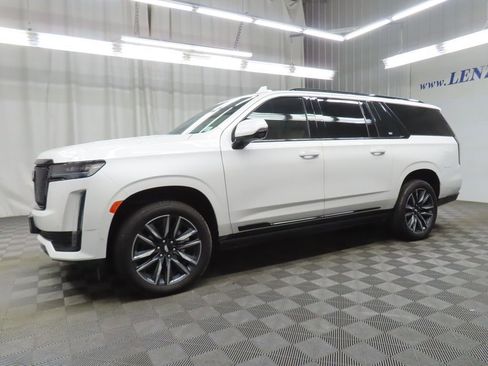 Used 2024 Cadillac Escalade ESV Sport w/ Touring Package AWD/4WD image 9