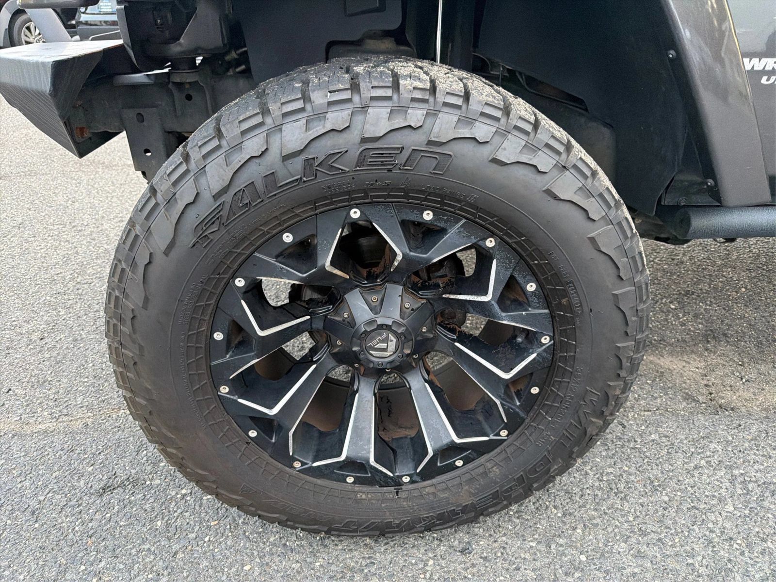 Used 2017 Jeep Wrangler Unlimited Sahara AWD/4WD image 16