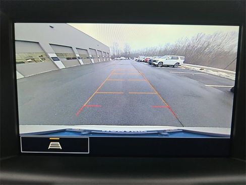 Used 2024 GMC Terrain SLT image 15