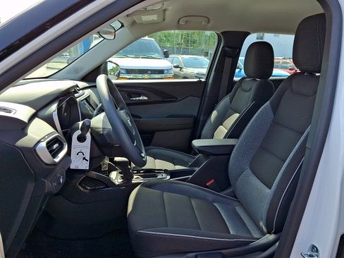 Used 2023 Chevrolet TrailBlazer LS FWD image 14