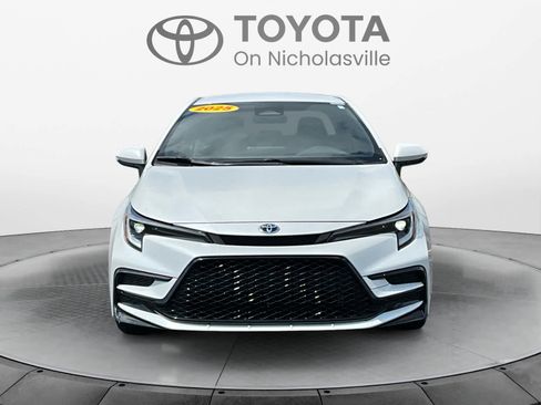 Used 2025 Toyota Corolla SE FWD image 8