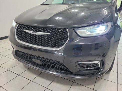Used 2022 Chrysler Pacifica Touring-L AWD/4WD image 26