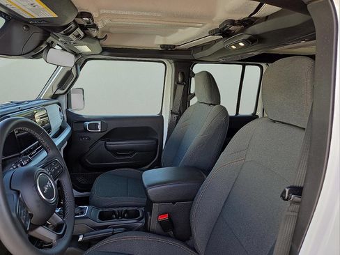 Used 2025 Jeep Wrangler Unlimited Sport AWD/4WD image 9