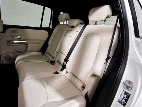 New 2026 Mercedes-Benz GLB 250 image 5