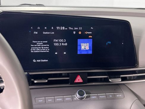 Used 2023 Hyundai Elantra SEL w/ Convenience Package FWD image 15