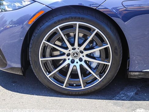 Used 2023 Mercedes-Benz EQS 580 4MATIC Sedan image 9
