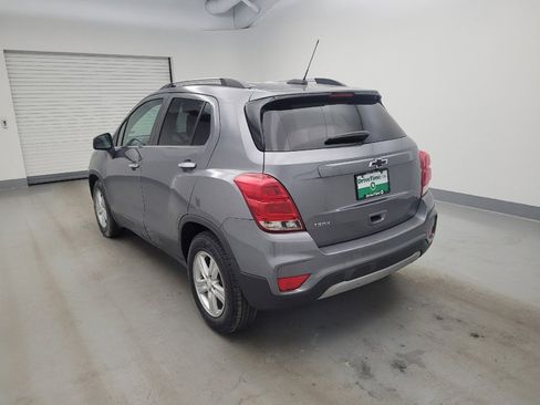Used 2020 Chevrolet Trax LT w/ LT Convenience Package FWD image 5