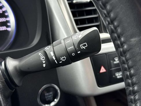 Used 2017 Toyota Highlander XLE image 26