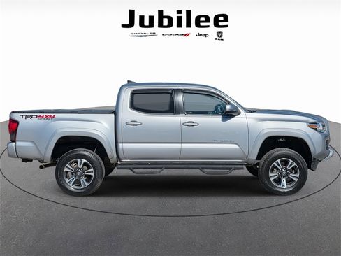 Used 2019 Toyota Tacoma TRD Sport image 34