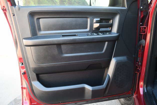 Used 2015 RAM 2500 Tradesman w/ Chrome Appearance Group AWD/4WD image 13