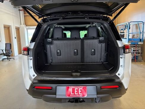 New 2026 Nissan Pathfinder Rock Creek w/ Rock Creek Premium Package AWD/4WD image 19