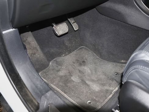 Used 2021 Jaguar F-PACE SVR image 15