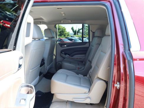 Used 2020 Chevrolet Suburban Premier AWD/4WD image 22
