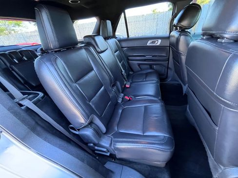 Used 2012 Ford Explorer XLT image 15