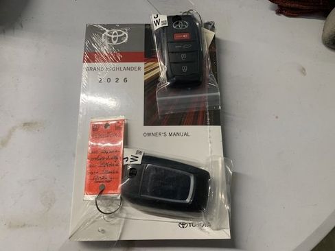 New 2026 Toyota Grand Highlander Platinum image 9