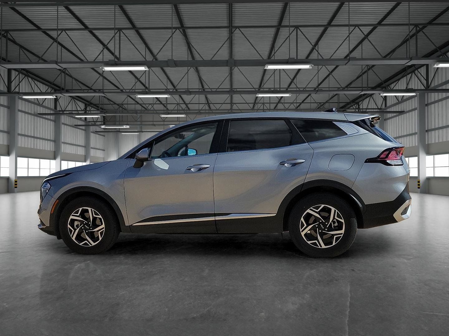 Used 2023 Kia Sportage LX FWD image 2