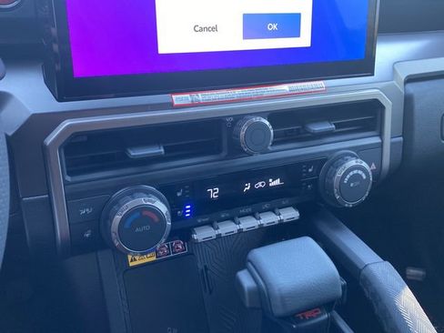 Used 2025 Toyota 4Runner TRD Off-Road Premium image 23