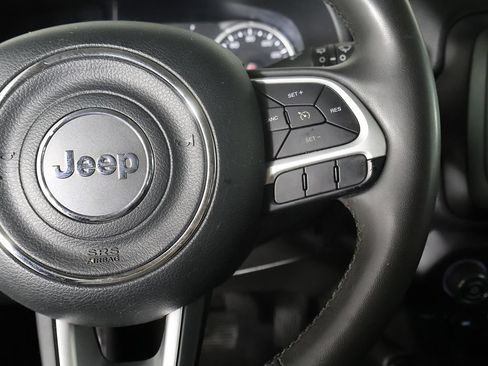 Used 2020 Jeep Renegade Latitude AWD/4WD image 34