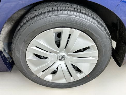 Used 2024 Nissan Leaf S image 11