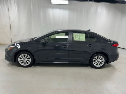 Used 2026 Toyota Corolla LE w/ LE Premium Package FWD image 8