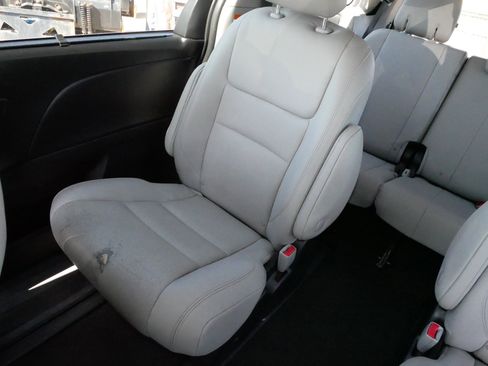 Used 2020 Toyota Sienna Limited Premium AWD/4WD image 12