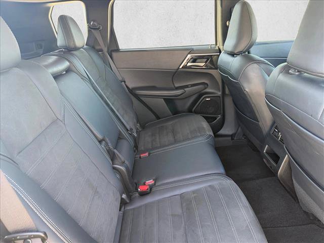Used 2025 Mitsubishi Outlander SE FWD image 22