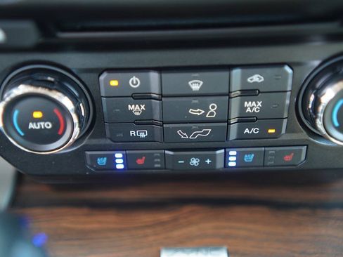 Used 2015 Ford F150 Lariat w/ Equipment Group 501A Mid AWD/4WD image 79