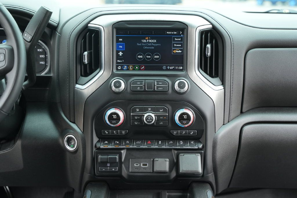 Used 2020 GMC Sierra 1500 Denali w/ Denali Ultimate Package AWD/4WD image 29