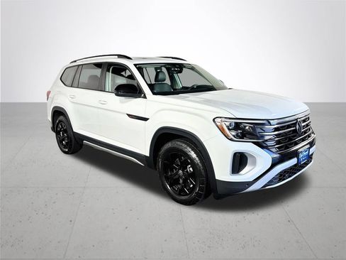 Certified 2024 Volkswagen Atlas Peak Edition SE AWD/4WD image 5
