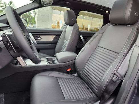 New 2026 Land Rover Discovery Sport Landmark AWD/4WD image 8