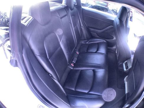 Used 2021 Tesla Model 3 Standard Range Plus image 22