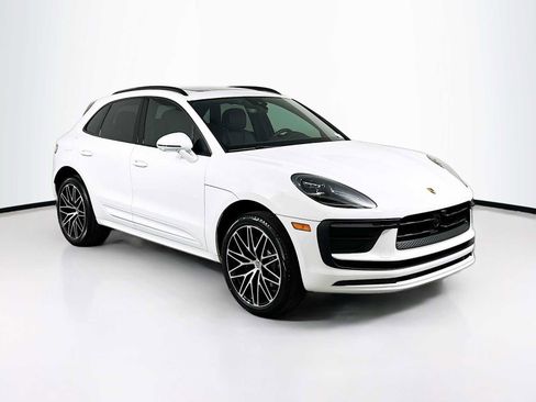 New 2026 Porsche Macan AWD/4WD image 7