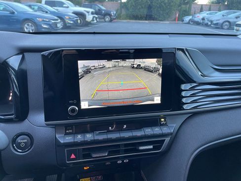 Used 2025 Toyota Camry LE image 17