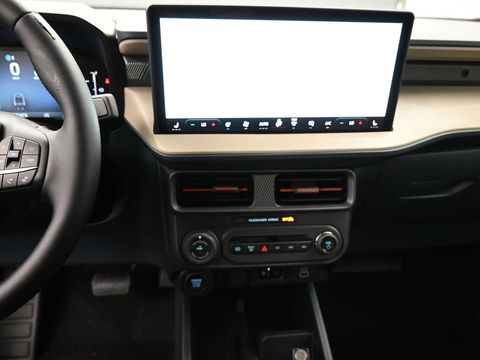Used 2025 Ford Maverick Lariat w/ 4K Tow Package AWD/4WD image 25