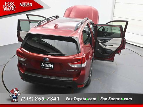 Used 2020 Subaru Forester Premium AWD/4WD image 38