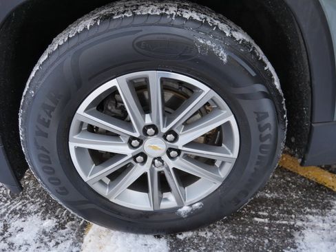 Used 2023 Chevrolet Traverse LT image 33