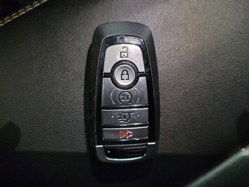 Used 2023 Ford Explorer XLT w/ Equipment Group 202A AWD/4WD image 32