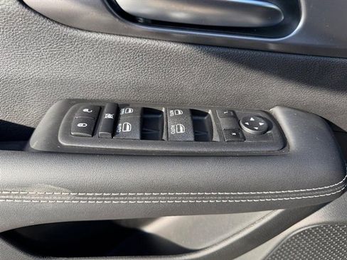 New 2026 Chrysler Pacifica Select w/ S Appearance Package image 20