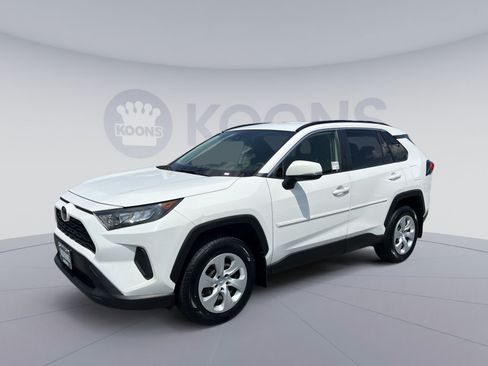 Used 2019 Toyota RAV4 LE AWD/4WD image 1