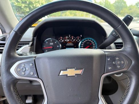 Used 2017 Chevrolet Suburban LT AWD/4WD image 4