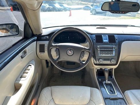 Used 2011 Cadillac DTS Luxury image 18