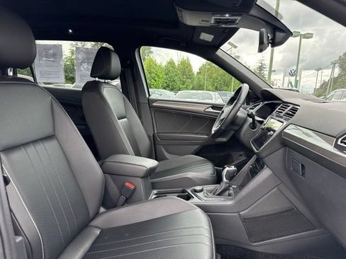 Used 2022 Volkswagen Tiguan SE R-Line AWD/4WD image 7
