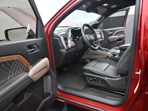 Used 2023 GMC Canyon Denali AWD/4WD image 9