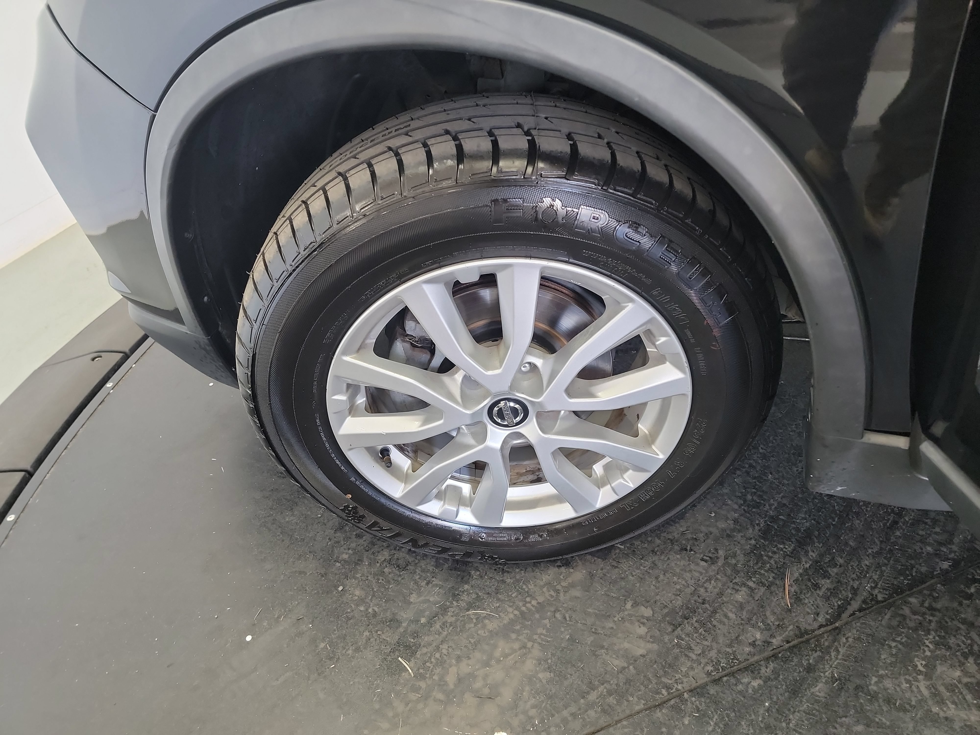 Used 2017 Nissan Rogue SV AWD/4WD image 29