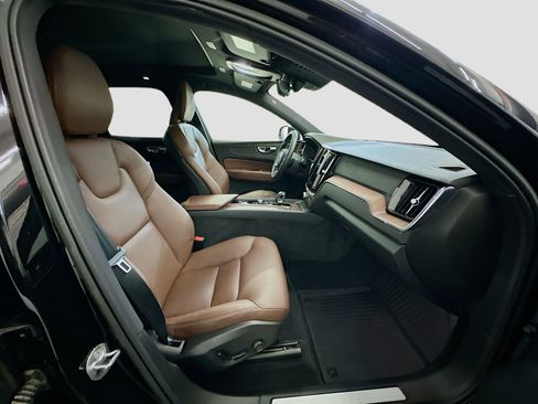 Used 2023 Volvo XC60 B5 Plus w/ Climate Package image 34