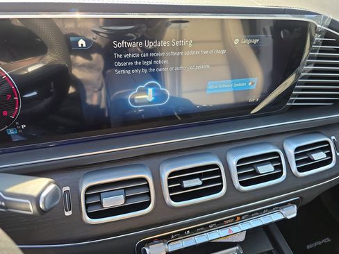 New 2026 Mercedes-Benz GLS 450 4MATIC image 15