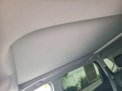 Used 2023 Nissan Rogue SL FWD image 21