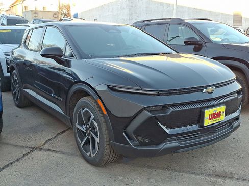 New 2026 Chevrolet Equinox EV LT image 3