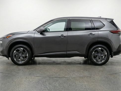 Used 2025 Nissan Rogue SV image 5