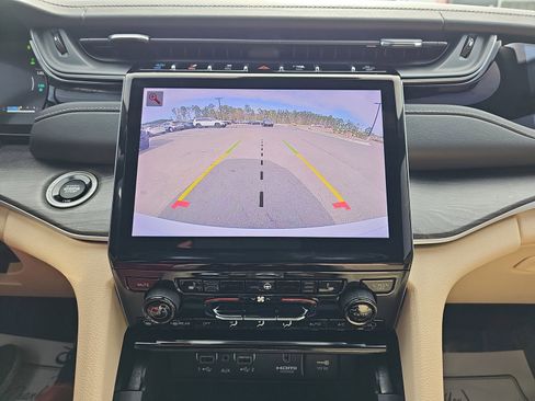 Used 2022 Jeep Grand Cherokee Limited 4xe image 24